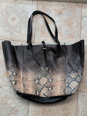 Vince Camuto Black and Beige Snake-Print Tote Bag - Large